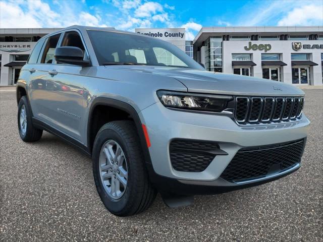 2025 Jeep Grand Cherokee GRAND CHEROKEE LAREDO 4X4 2025 Jeep Grand Cherokee GRAND CHEROKEE LAREDO 4X4