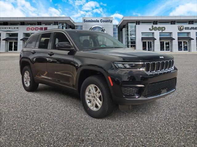 2025 Jeep Grand Cherokee GRAND CHEROKEE LAREDO 4X4