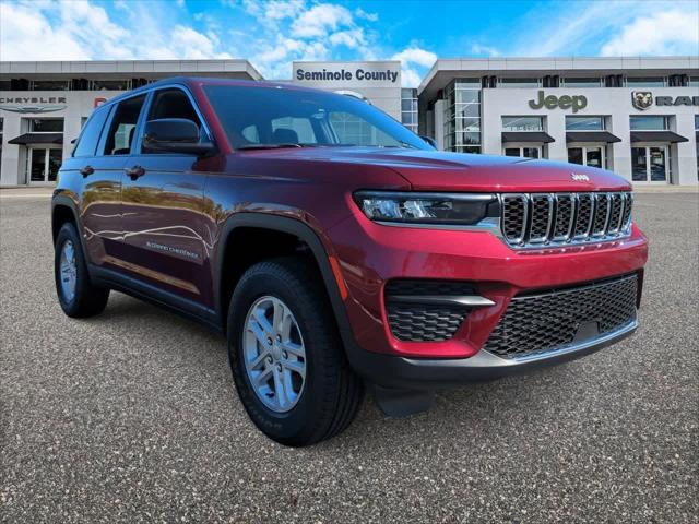 2025 Jeep Grand Cherokee GRAND CHEROKEE LAREDO 4X4