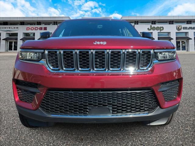 2025 Jeep Grand Cherokee GRAND CHEROKEE LAREDO 4X4