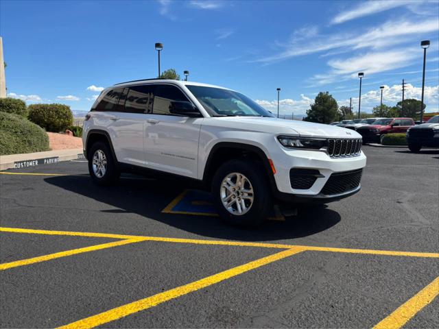 2025 Jeep Grand Cherokee GRAND CHEROKEE LAREDO 4X4 2025 Jeep Grand Cherokee GRAND CHEROKEE LAREDO 4X4