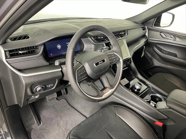 2025 Jeep Grand Cherokee GRAND CHEROKEE L ALTITUDE 4X4