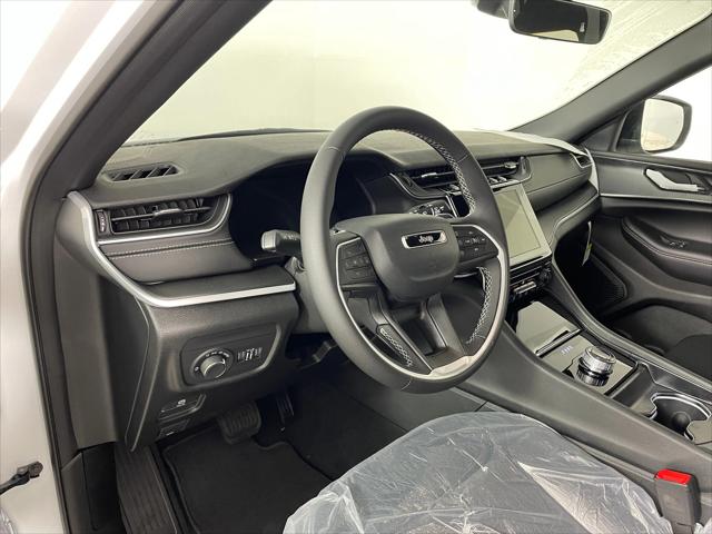 2025 Jeep Grand Cherokee GRAND CHEROKEE L LAREDO 4X4