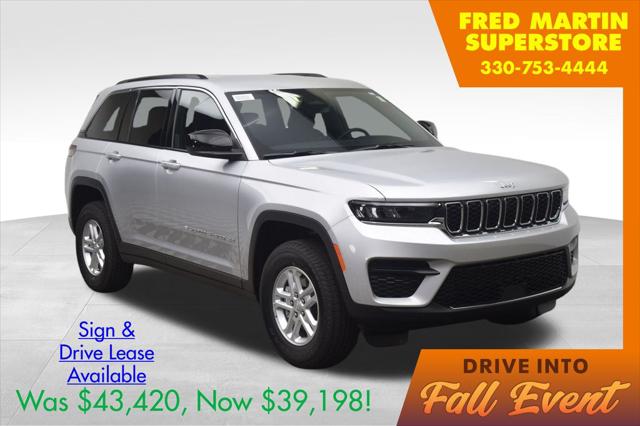 2025 Jeep Grand Cherokee GRAND CHEROKEE LAREDO 4X4