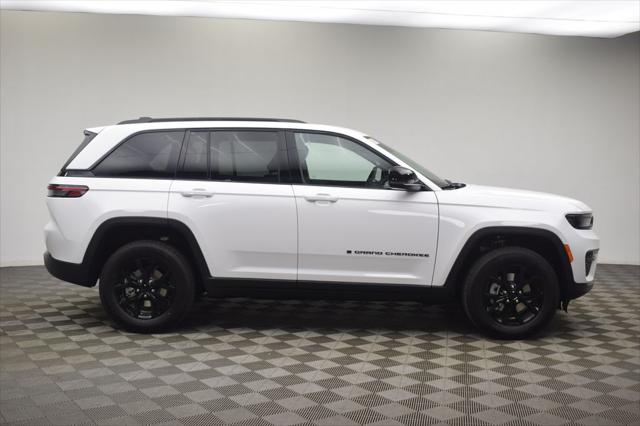 2025 Jeep Grand Cherokee GRAND CHEROKEE ALTITUDE 4X4