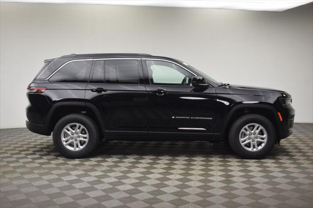 2025 Jeep Grand Cherokee GRAND CHEROKEE LAREDO 4X4