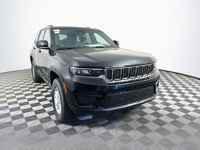 2025 Jeep Grand Cherokee GRAND CHEROKEE LAREDO 4X4