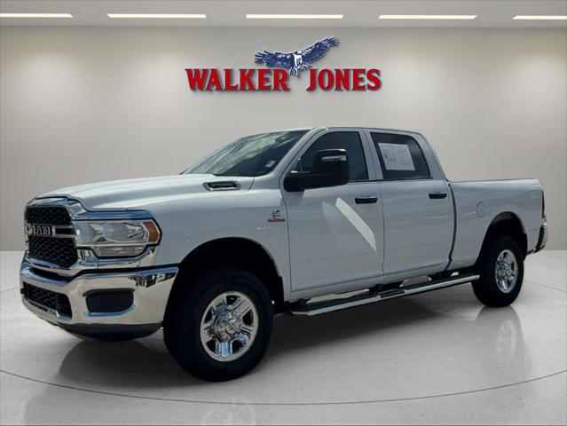 2023 RAM 3500 Tradesman Crew Cab 4x4 64 Box