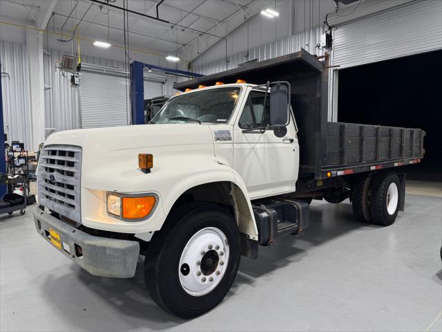 1998 Ford F700 F Series XL