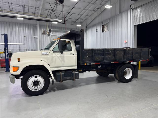 1998 Ford F700 F Series XL