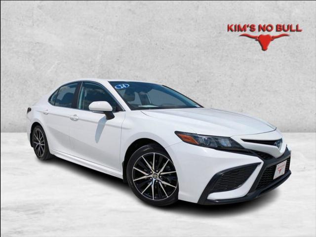 2024 Toyota Camry Hybrid SE