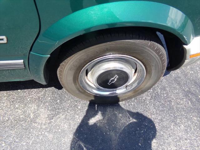 1998 Chevrolet Astro Base