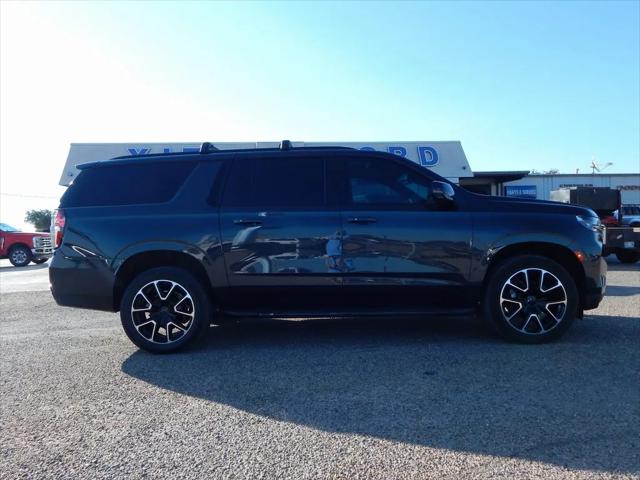 2022 Chevrolet Suburban 4WD RST