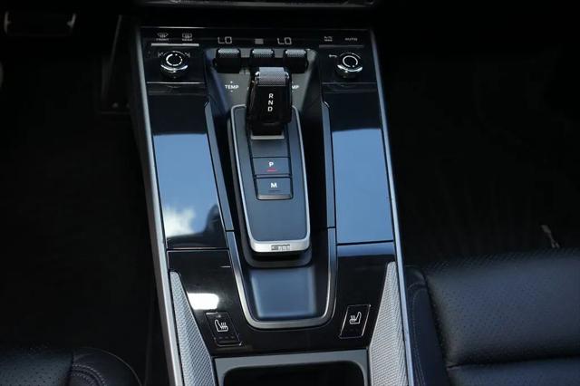 2022 Porsche 911 Carrera