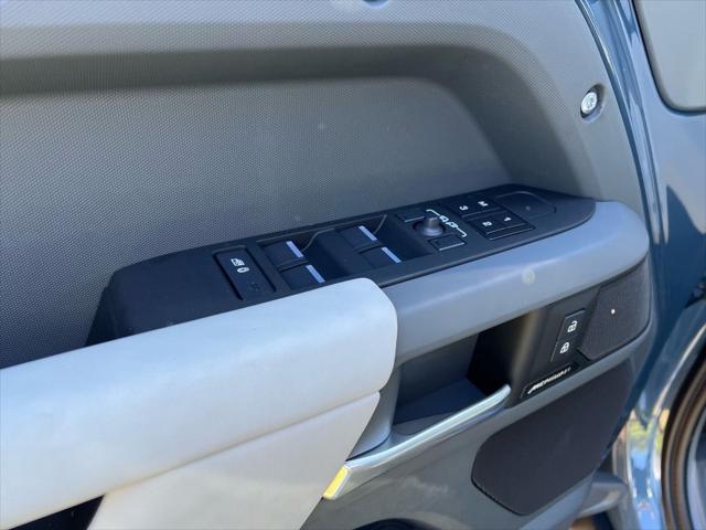 2025 Land Rover Defender 110 P300