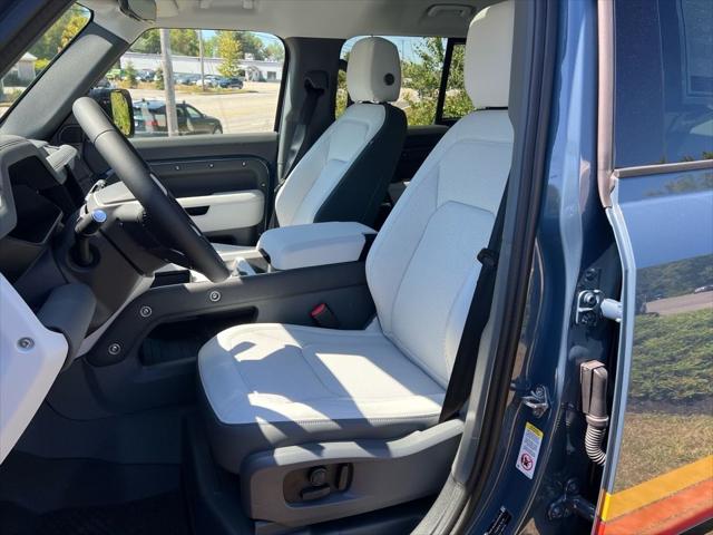 2025 Land Rover Defender 110 P300
