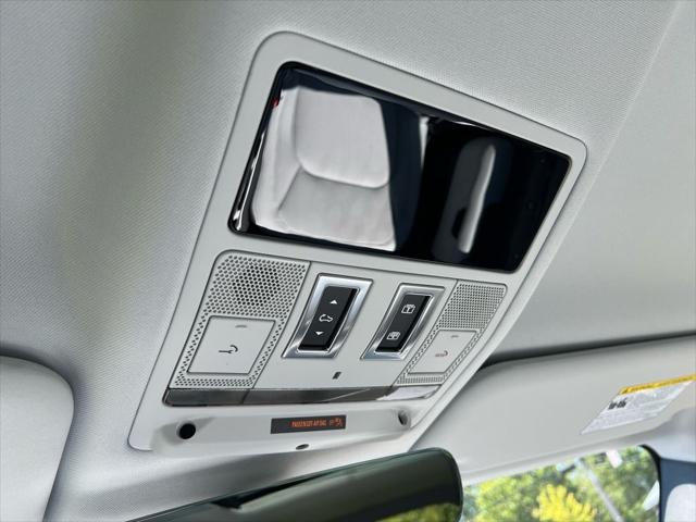 2025 Land Rover Defender 110 P300