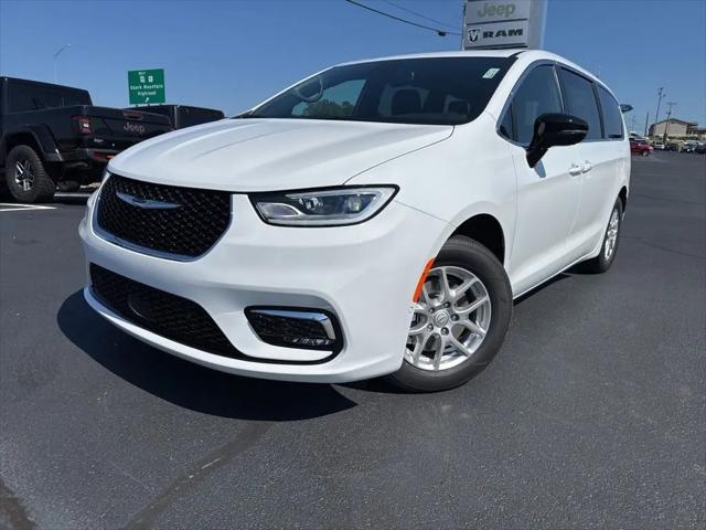 2025 Chrysler Pacifica Select for sale in Branson, MO