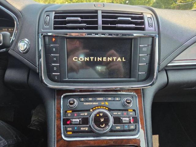 2017 Lincoln Continental Select