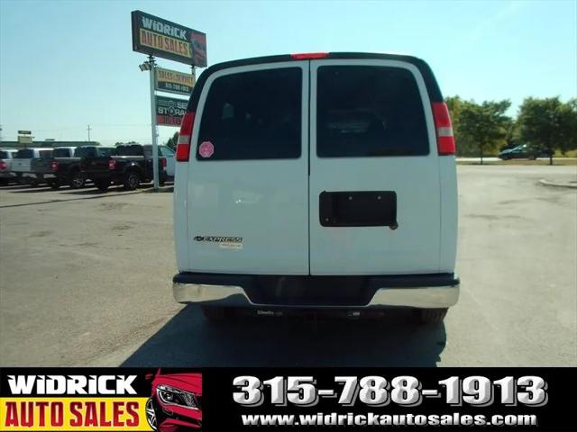 2016 Chevrolet Express LT
