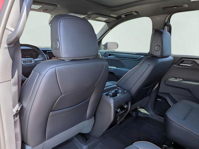 2026 GMC Acadia AWD AT4