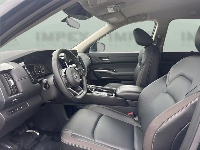 2025 Nissan Pathfinder SL 4WD