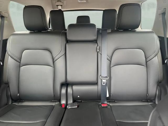 2025 Nissan Pathfinder SL 4WD