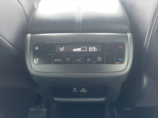 2025 Nissan Pathfinder SL 4WD