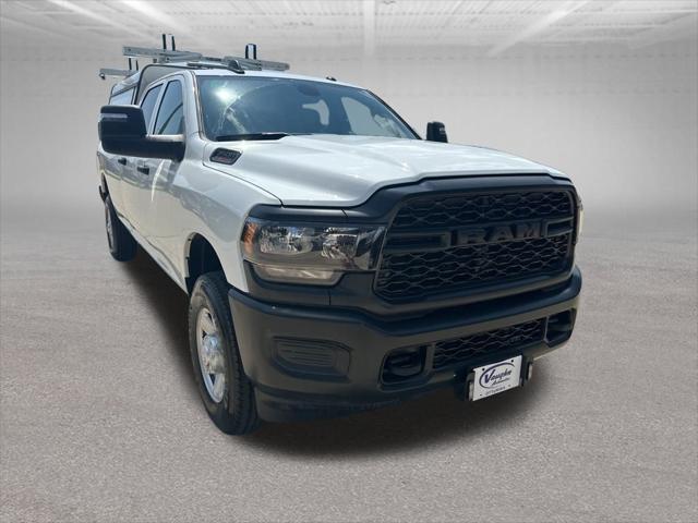 2023 RAM 3500 Tradesman Crew Cab 4x4 8 Box