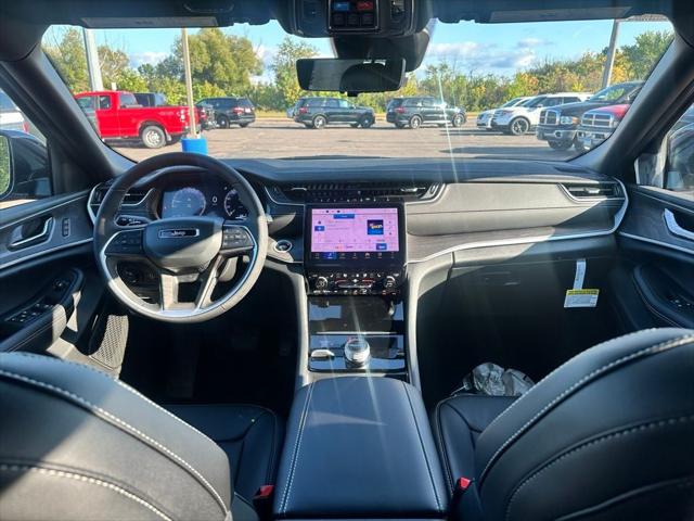 2025 Jeep Grand Cherokee GRAND CHEROKEE L LIMITED 4X4 2025 Jeep Grand Cherokee GRAND CHEROKEE L LIMITED 4X4