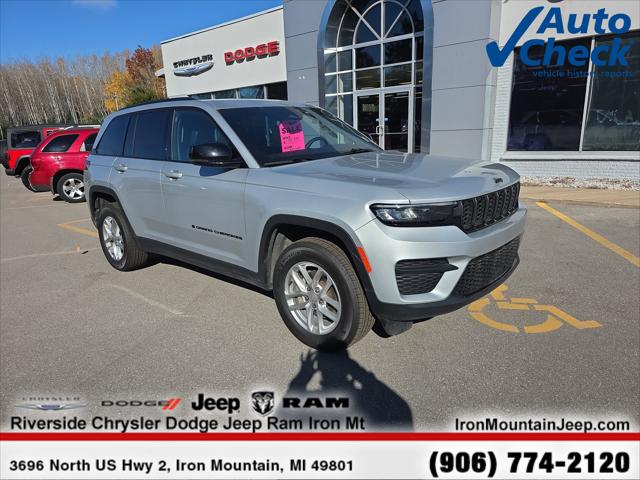 2023 Jeep Grand Cherokee Altitude 4x4 2023 Jeep Grand Cherokee Altitude 4x4