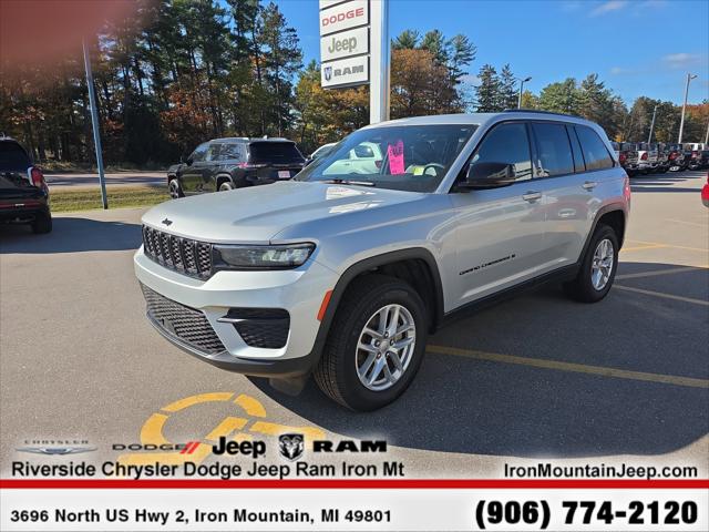 2023 Jeep Grand Cherokee Altitude 4x4 2023 Jeep Grand Cherokee Altitude 4x4