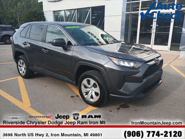 2022 Toyota RAV4 LE 2022 Toyota RAV4 LE