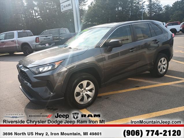 2022 Toyota RAV4 LE 2022 Toyota RAV4 LE