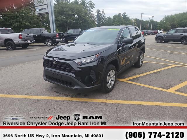 2022 Toyota RAV4 LE 2022 Toyota RAV4 LE