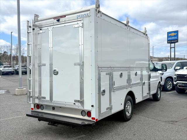 2025 Chevrolet Express Cutaway Work Van