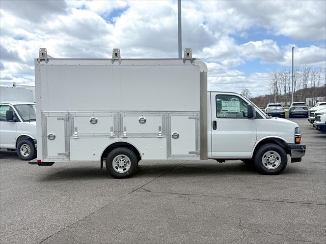 2025 Chevrolet Express Cutaway Work Van