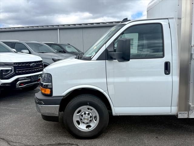 2025 Chevrolet Express Cutaway Work Van