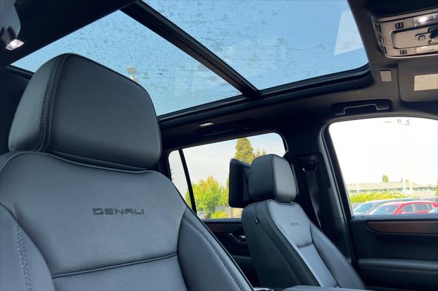 2025 GMC Yukon XL 4WD Denali
