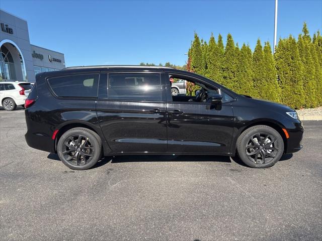 2026 Chrysler Pacifica PACIFICA LIMITED AWD