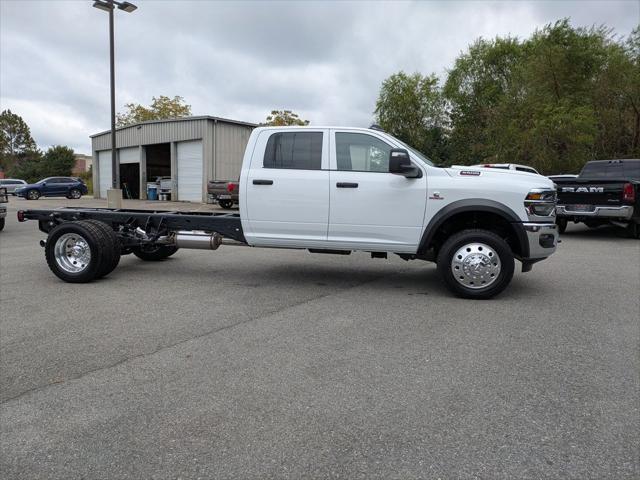 2026 RAM 5500 Chassis RAM 5500 TRADESMAN CHASSIS CREW CAB 4X4 84 CA