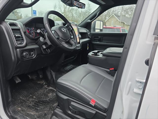 2026 RAM Ram 5500 Chassis Cab RAM 5500 TRADESMAN CHASSIS CREW CAB 4X4 60 CA