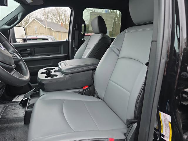 2026 RAM Ram 5500 Chassis Cab RAM 5500 TRADESMAN CHASSIS CREW CAB 4X4 60 CA