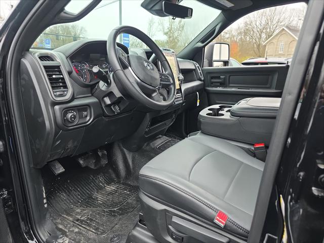 2026 RAM Ram 5500 Chassis Cab RAM 5500 TRADESMAN CHASSIS CREW CAB 4X4 60 CA