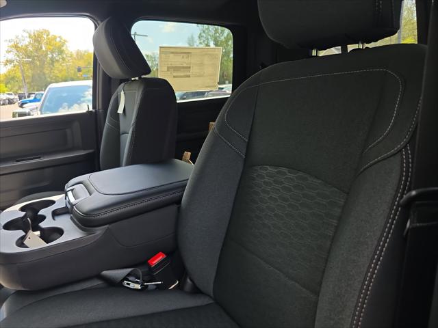 2026 RAM Ram 5500 Chassis Cab RAM 5500 TRADESMAN CHASSIS CREW CAB 4X4 84 CA 2026 RAM Ram 5500 Chassis Cab RAM 5500 TRADESMAN CHASSIS CREW CAB 4X4 84 CA