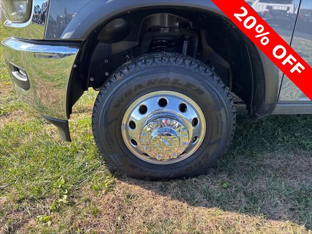 2026 RAM Ram 3500 Chassis Cab RAM 3500 TRADESMAN CREW CAB CHASSIS 4X4 60 CA 2026 RAM Ram 3500 Chassis Cab RAM 3500 TRADESMAN CREW CAB CHASSIS 4X4 60 CA