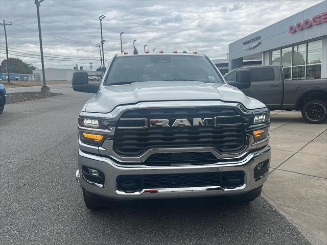 2026 RAM Ram 3500 Chassis Cab RAM 3500 TRADESMAN CREW CAB CHASSIS 4X4 60 CA 2026 RAM Ram 3500 Chassis Cab RAM 3500 TRADESMAN CREW CAB CHASSIS 4X4 60 CA
