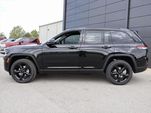 2025 Jeep Grand Cherokee GRAND CHEROKEE ALTITUDE 4X4