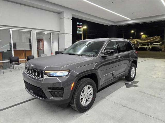 2025 Jeep Grand Cherokee GRAND CHEROKEE LAREDO 4X4
