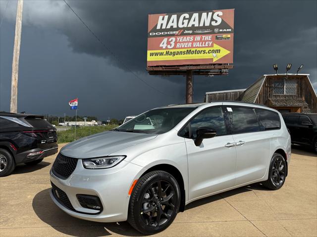 2026 Chrysler Pacifica PACIFICA LIMITED AWD